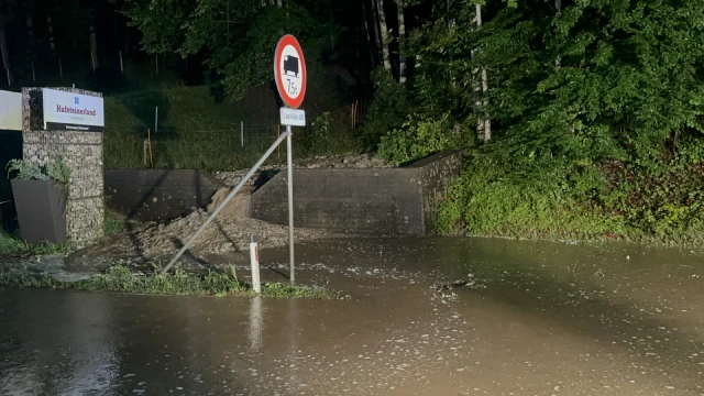 24/25 Straße überflutet Thumbnail